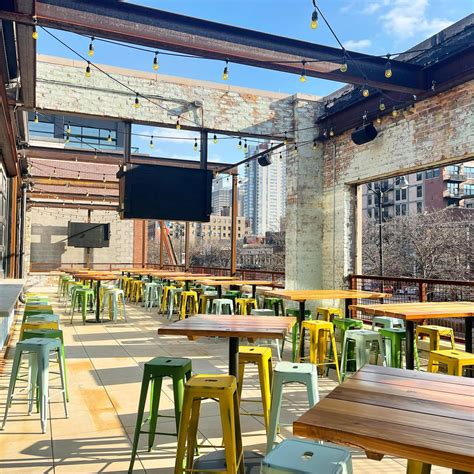 15 Stunning Rooftop Bars in Chicago To Enjoy a Few Drinks by Secret ...