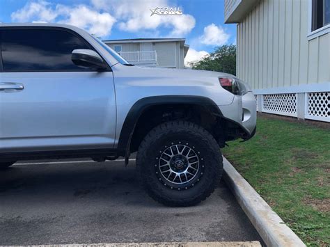 2016 Toyota 4Runner Limited Leveling Kit 的图像结果
