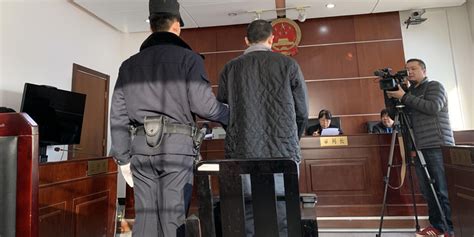 19岁时抢劫盗窃6起后逃亡 6年后男子在京受审(图)_手机新浪网