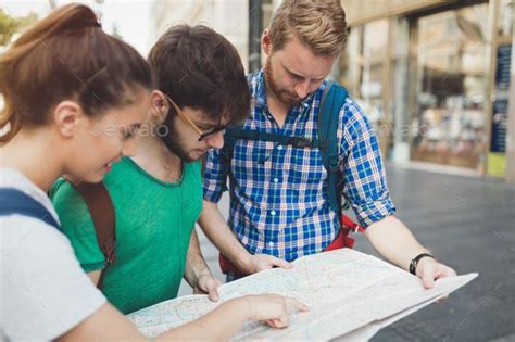 People Sightseeing 的图像结果