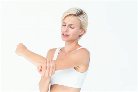 手臂酸痛怎么缓解 几个小妙招轻松帮你解决难题_女物美体网|nvwu.com