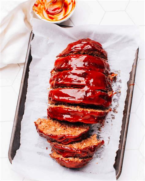 How To Reheat Meatloaf (So it Stays Moist + Juicy!)
