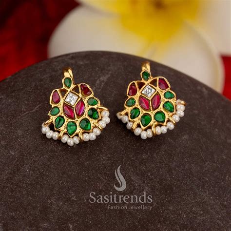 Jadau Gold Teardrop Leaf Crescent Kundan Bugadi Ear Cuff – Sasitrends
