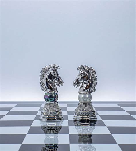 World's Most Expensive Chess Set : Pearl Royale | Luxsphere