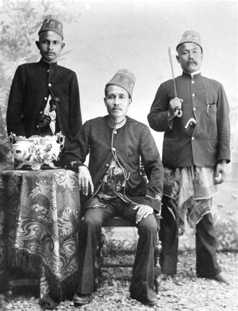 raja kerajaan islam pertama di indonesia