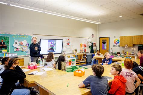 SPARK — Studio Chastain.