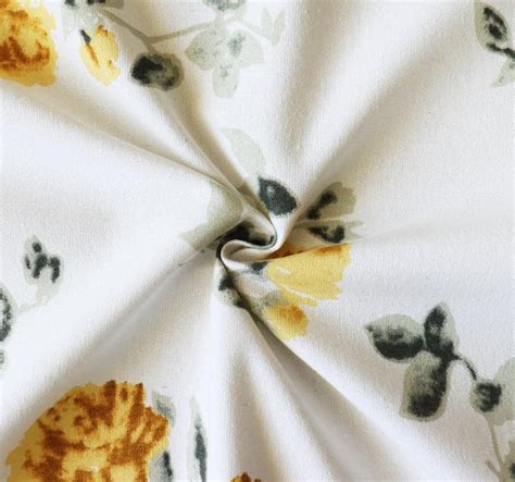 Buy Cotton Elan Flower 6 Seater Table Cloth Online | AirWill - My Store