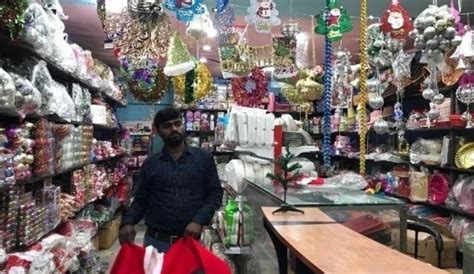 Markets In Delhi To Buy A Christmas Tree And Decor | WhatsHot Delhi Ncr