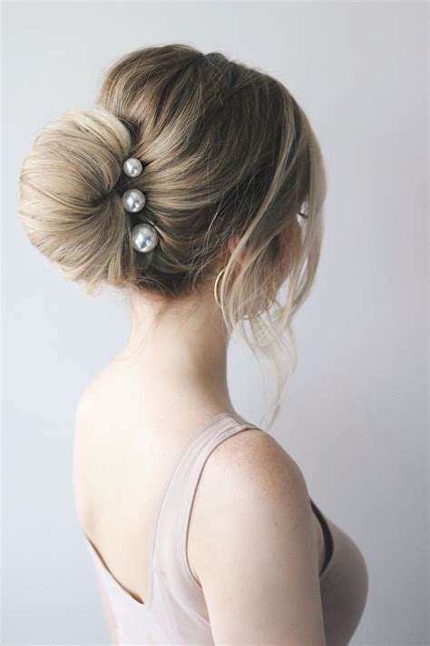 HOW TO: SIMPLE BUN PERFECT FOR PROM & WEDDINGS - Alex Gaboury | Easy ...