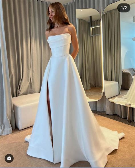 Pin by Maria Vitória on Noivas | Satin wedding dress simple, Slit wedding dress, Wedding dresses ...
