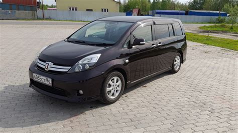 Toyota Isis 1.8 бензиновый 2012 | Красотка на DRIVE2
