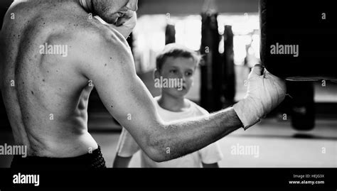 Boy Boxing 的图像结果