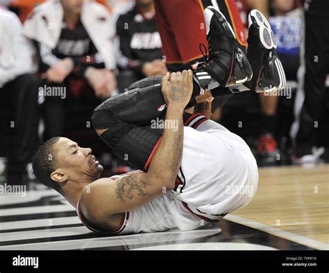 Derrick Rose Knee Injury Video