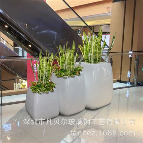 玻璃钢景观花盆组合美化深圳珠宝大厦-依塔斯景观空间