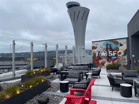 SFO Air Canada Lounge: A 2025 Review