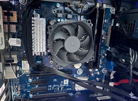 Alienware R7 Back Panel 的图像结果