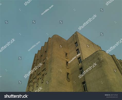 Building Interior Side View 的图像结果