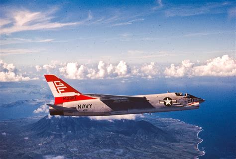 AviationsMilitaires.net — Vought F-8E(FN)