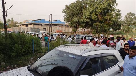 हापुड़: फैक्ट्री का बॉयलर फटा, 12 की गई जान, तस्वीरों में देखें- कितना ...