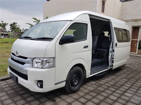 Harga Toyota Hiace Bekas Setara Fortuner, Bisa Cari Uang Pula Nih