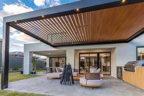 Custom pergola finishes and outdoor seating