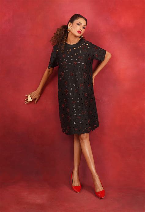 FLORAL CUTWORK SHIFT DRESS