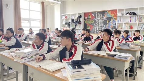 精心组织，严肃考纪——期末考试报道-郑州商贸旅游职业学院
