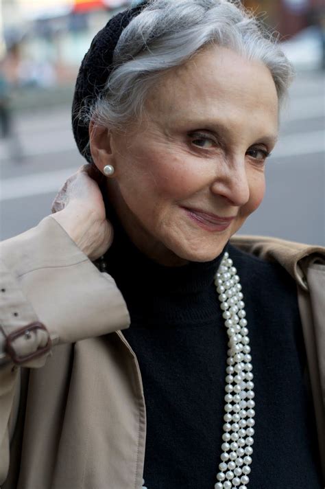 ADVANCED STYLE: "To Age Is A Privilege" | 70 year old women, Advanced ...