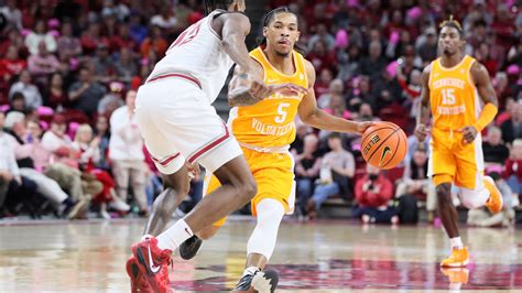 Tennessee basketball score updates vs Vanderbilt in SEC game