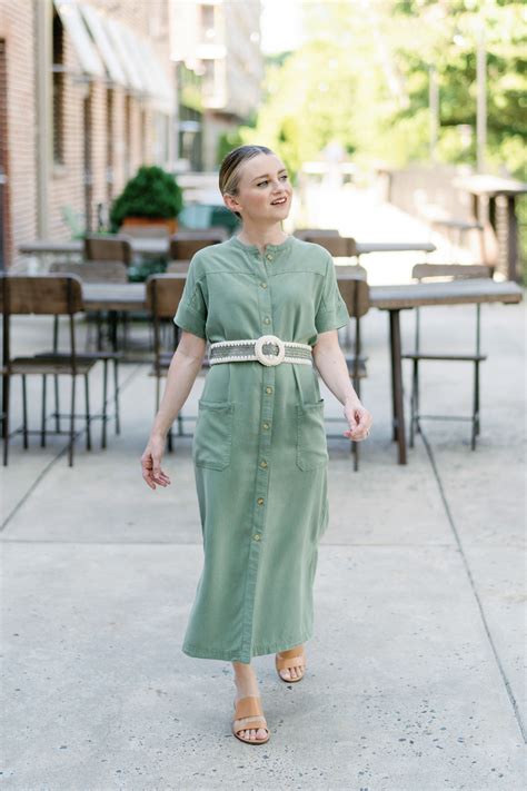 How To Style A Green Summer Dress | Poor Little It Girl