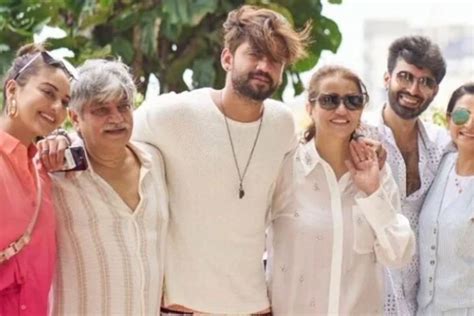 Sonakshi Sinha and Zaheer Iqbal: Actress Meets Future In-Laws, Family ...