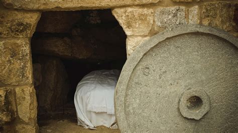 [100+] Jesus Tomb Pictures | Wallpapers.com