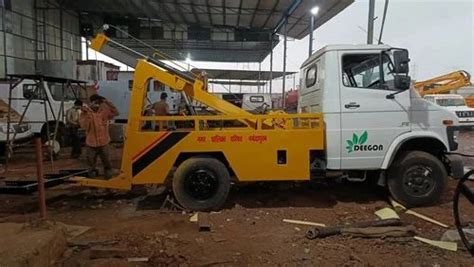 Tow Truck - Recovery Towing Vehicles Manufacturer from Ghaziabad