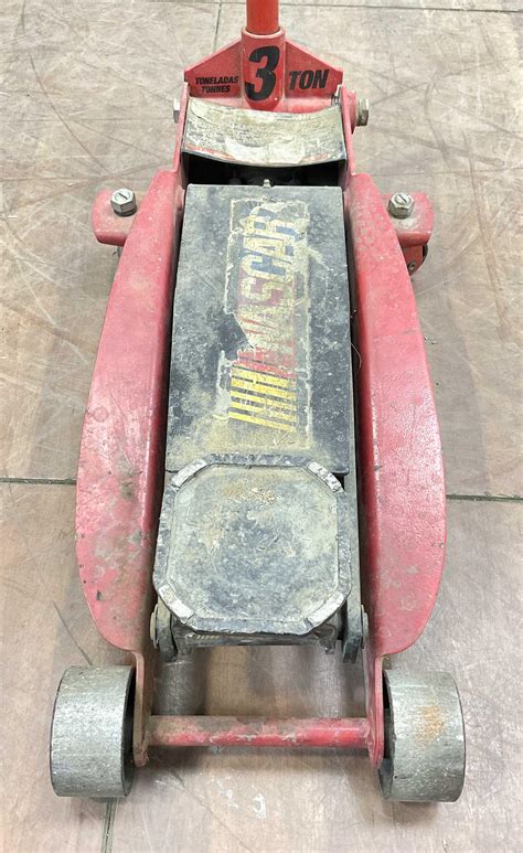 Lot - Nascar Sponsored 3-ton Floor Jack