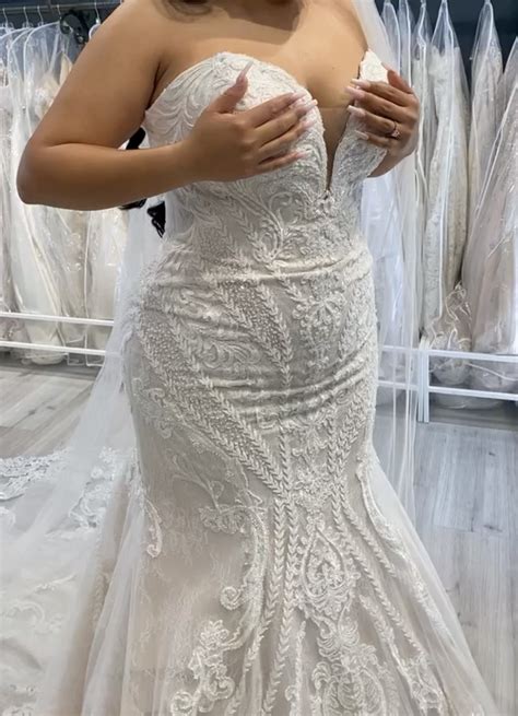 Martina Liana, Veil AVL0034 (Cathedral) New Wedding Dress Save 64% - Stillwhite