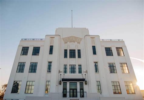 The beautiful decommissioned Art Deco courthouse in Visalia sat empty ...