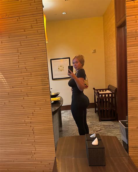 Lia Rei | What do you hear? | Instagram