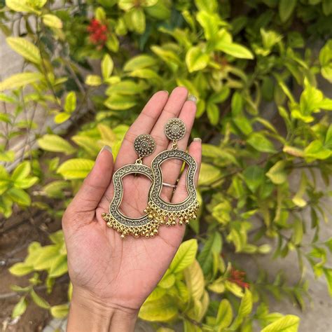 Antique Gold Wave Cut Earrings – Epoxy Tales