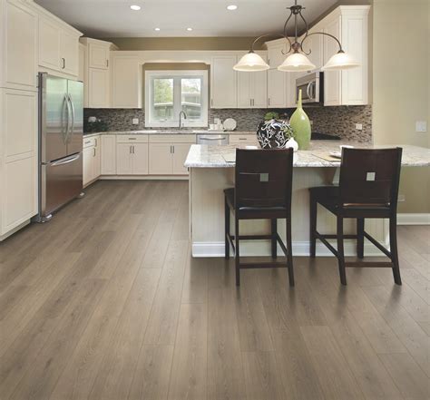 Mohawk RevWood Select Outerbanks - Premium Laminate