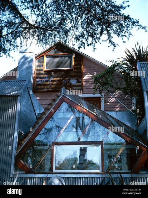 Frank gehry house santa monica hi-res stock photography and images - Alamy