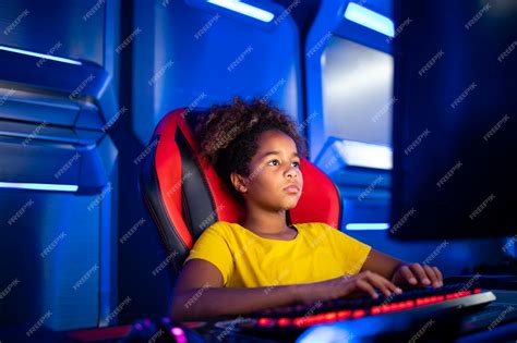 Child Playing Computer Games 的图像结果