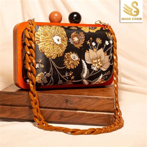 Sugarcrush Classic Clutch with Sling – SUGARCRUSH