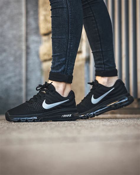 Buy air max 2017 on feet - In stock