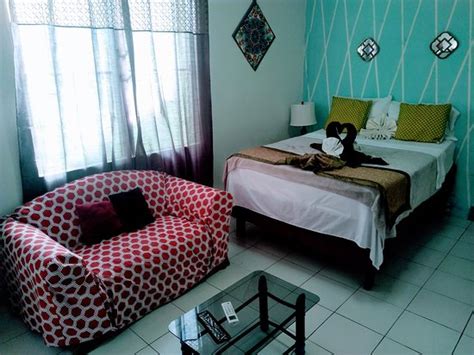 THE RED HUT INN (Belize/Belize City) - Guesthouse Reviews, Photos, Rate ...