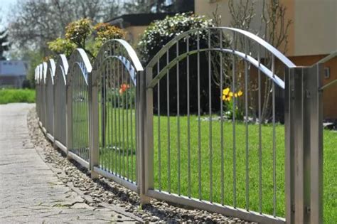 Latest compound wall designs with grill | BhuMe