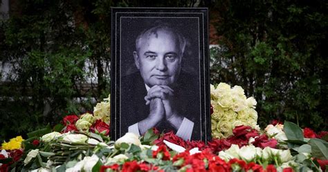 སྒོར་བྰ་ཆཕ་(Gorbachev)ཡི་རང་དབང་དང་ཞི་བདེའི་ཐོག་གི་ལེགས་སྐྱེས་ཞེས་པའི ...