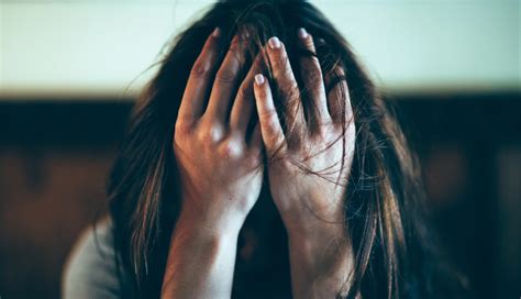 10 Key Signs of Guilt To Watch Out For - lifeberrys.com