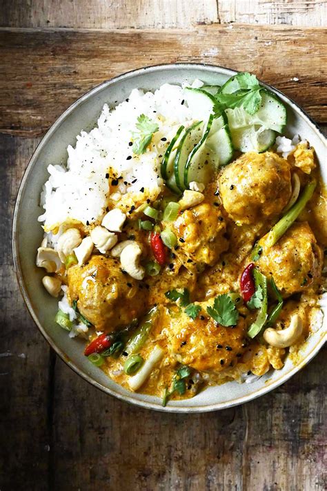 Thai Coconut Curry Chicken Meatballs - Serving Dumplings