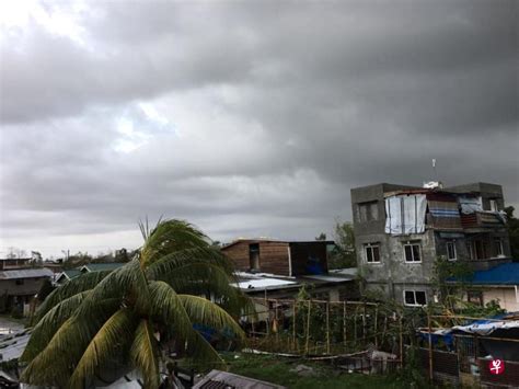 菲律賓當局擔心海燕颱風已致萬人喪生