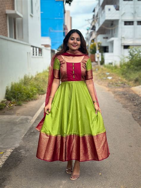 Semi Silk Gown Green – Label Kamra